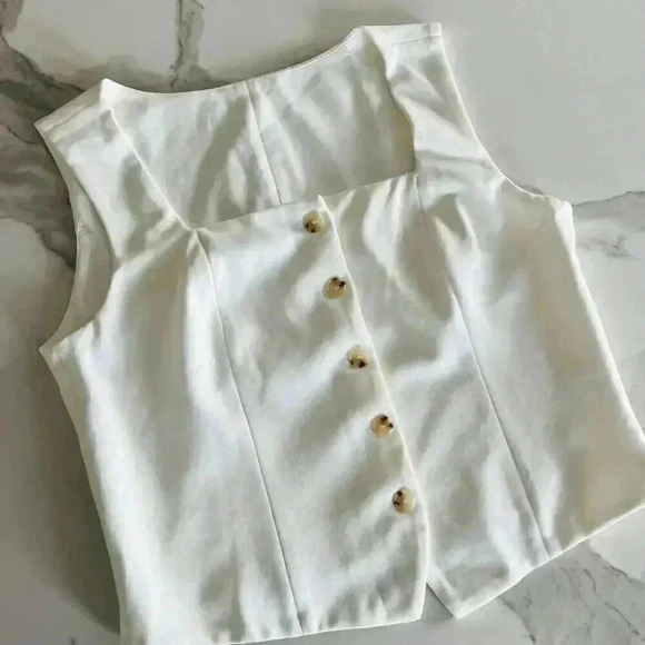 *NWT* OGLmove Square Neck Cropped  Waistcoat - Size Large - White - Picture 6 of 13